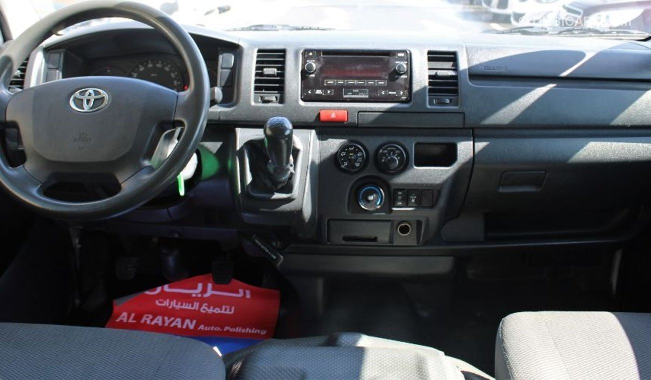 Toyota Hiace ACCIDENTS FREE - MANUAL GEAR - ORIGINAL PAINT - CAR IS IN PERFECT CONDITION INSIDE OUT