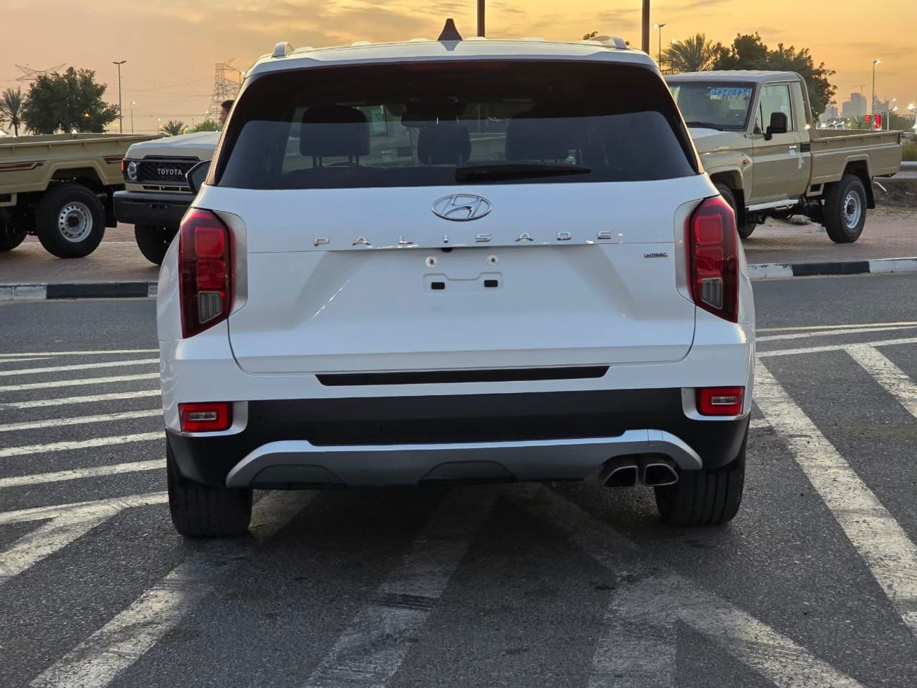 Hyundai Palisade *Offer*2022 Hyundai Palisade SEL+ Premium Full Option Sensor front and back 3.8L V6 - AWD 4x4 - UAE