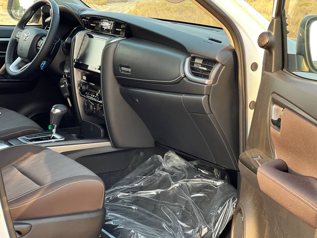 Toyota Fortuner VXR VX 4.0L PTR A/T // 2025 // MID OPTION WITH DVD&BACK CAMERA , CRUISE CONTROL // SPECIAL OFFER //