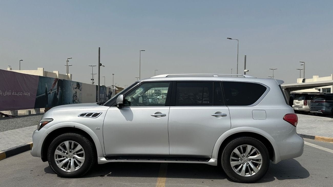 Infiniti QX80 LUXURY Standard 5.6L Full option original paint without accident