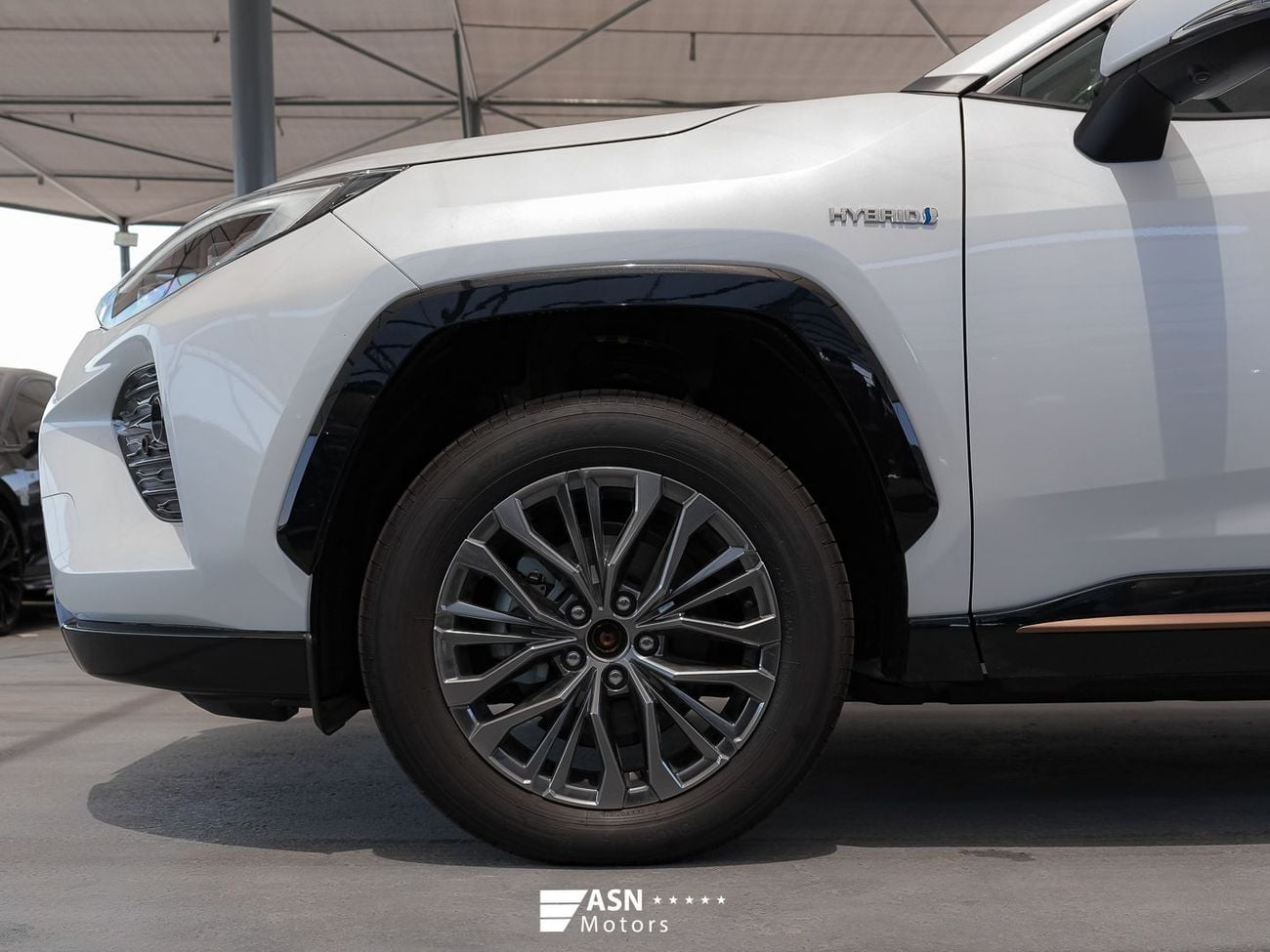تويوتا وايلدلاندر  2.5L Hybrid 4WD 2025 (Clearance Price)