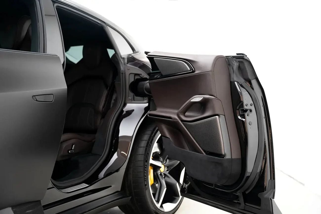 فيراري بوروسانجوي WITH 7 YEARS SERVICE CONTRACT