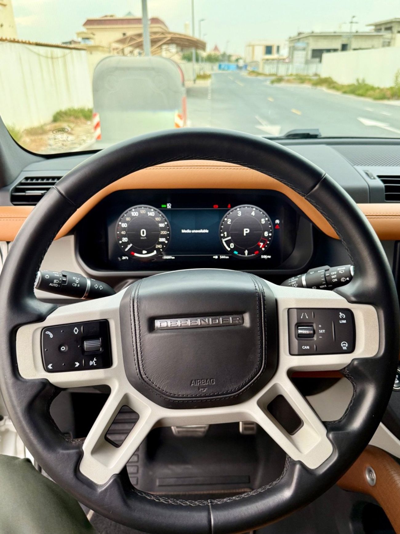 Land Rover Defender 90 SE P300 2.0L