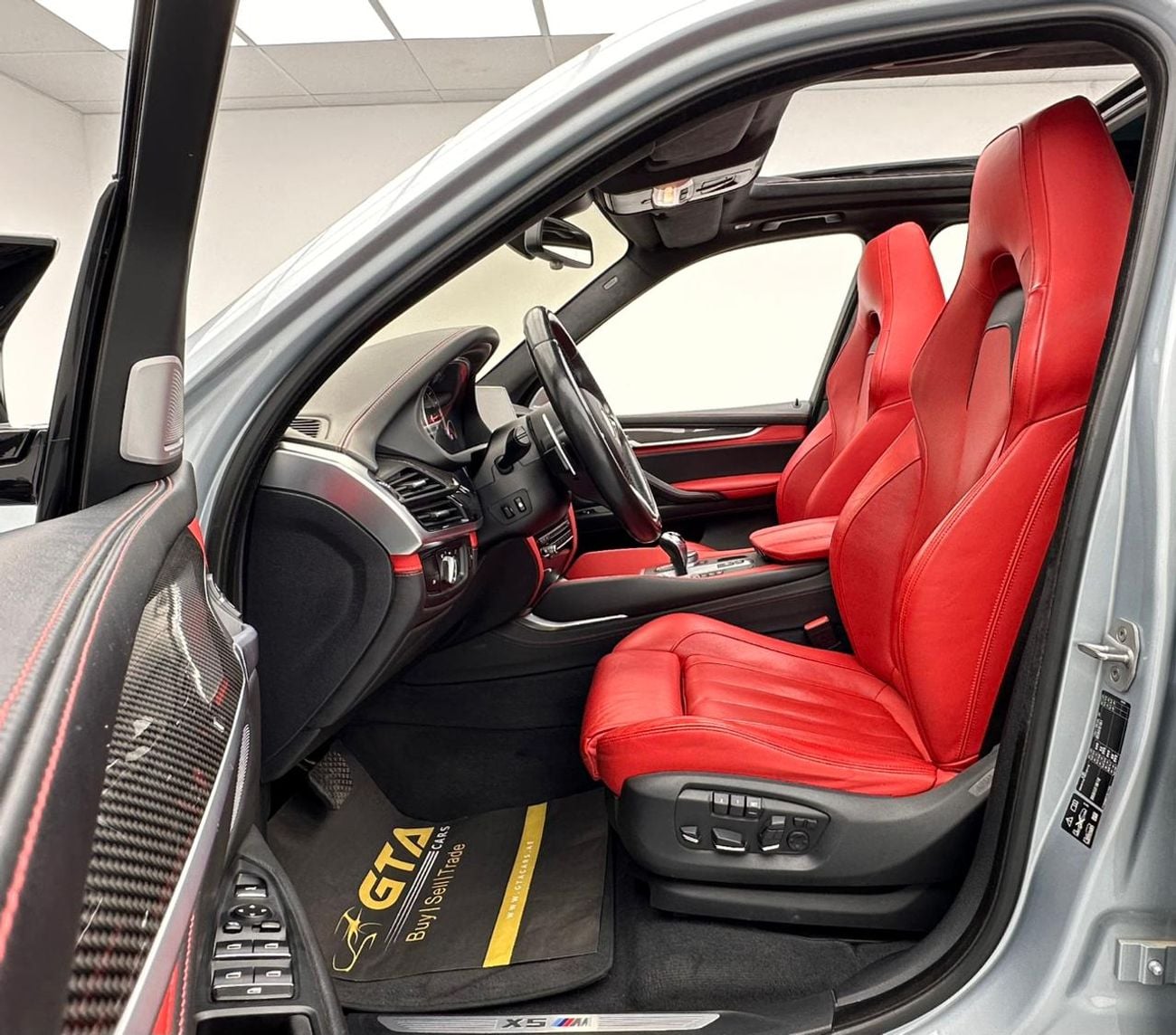 BMW X5M Std 4.4L 2017 BMW X5M M-Sport, BMW Full Service History, Excellent Condition, GCC