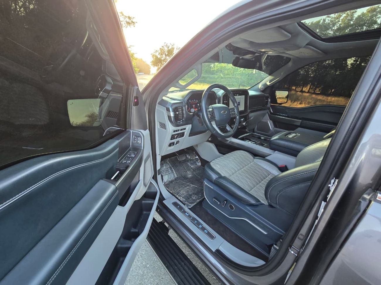 Ford F-150 PLATINUM FORD F-150 LIMITED 2021 GCC // HYPRID // FULL OPITION // PERFECT CONDITION