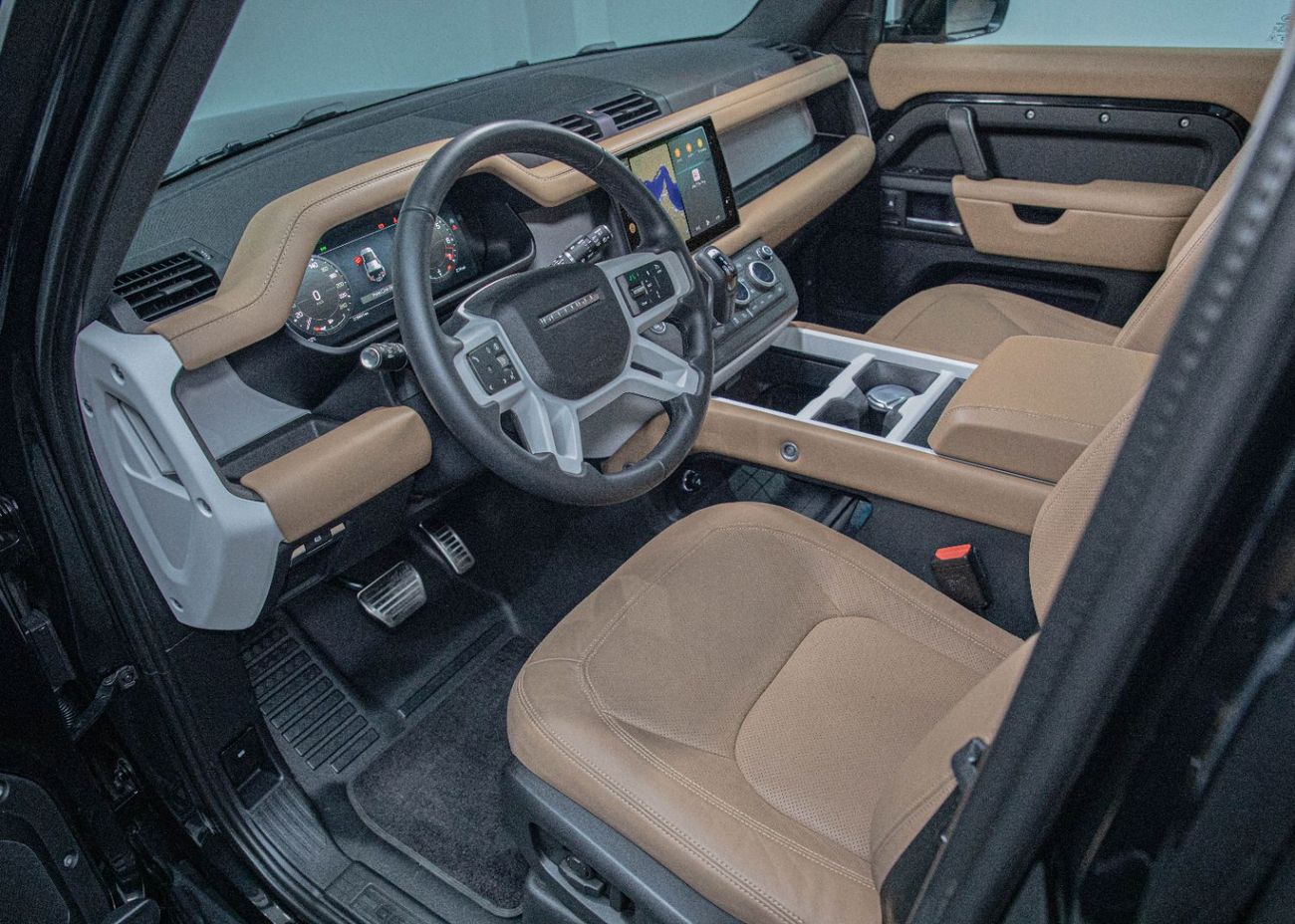 Land Rover Defender P300 90 X-Dynamic SE 2.0L (5 Seater)