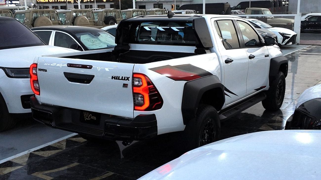 تويوتا هيلوكس GR Sport 2.8L