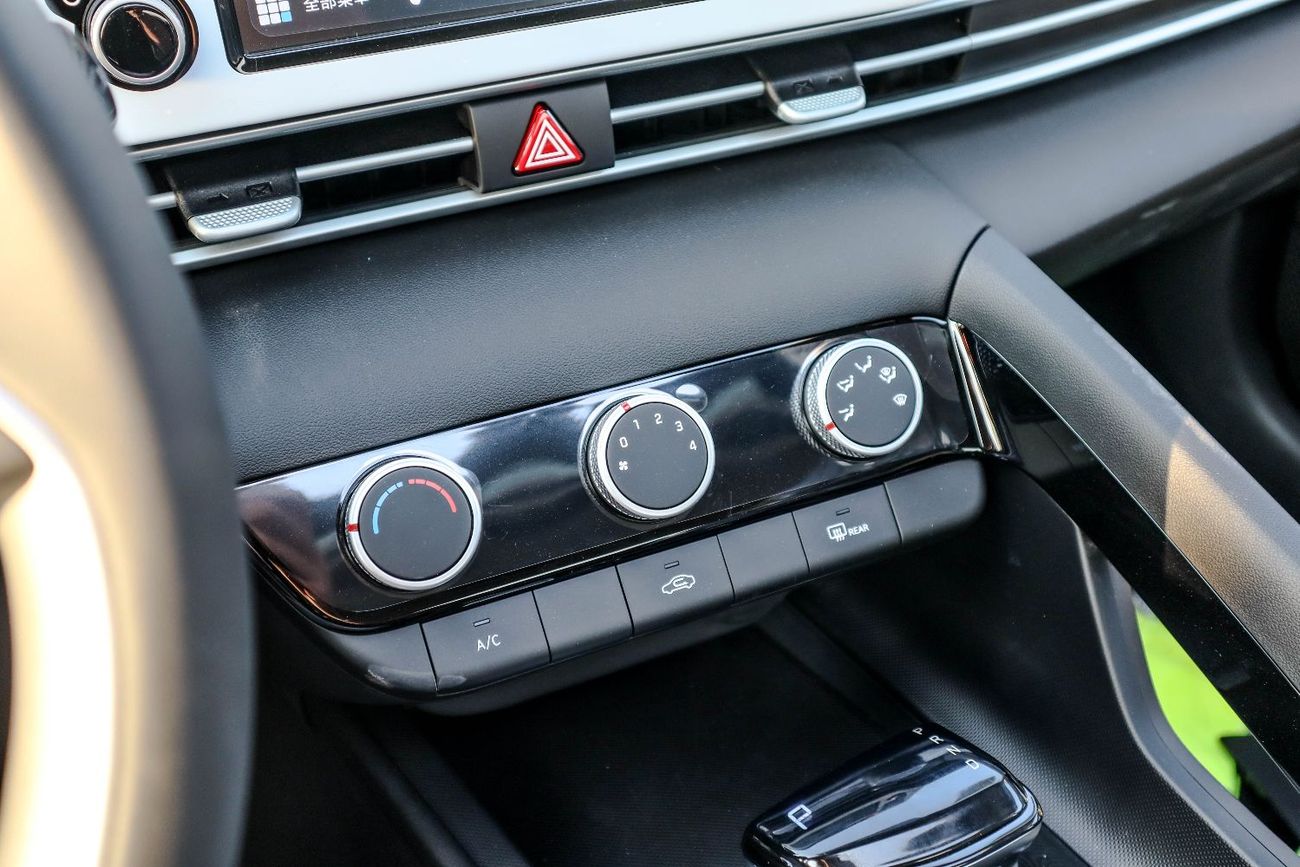 Hyundai Elantra Hyundai Elantra Elite – 1.5L Petrol – Automatic – 2025 Model – Chinese Specifications