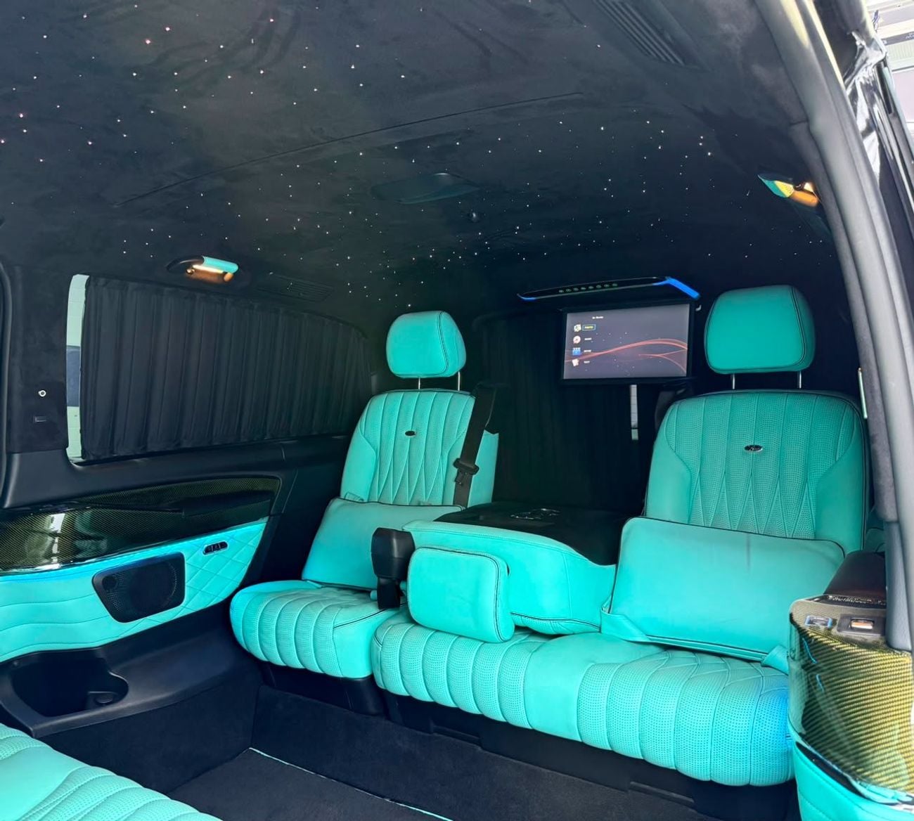 Mercedes Benz V 250 LUXURY 2024 Mercedes-Benz V250, AutoGuard Warranty, Excellent Condition, GCC Specs.