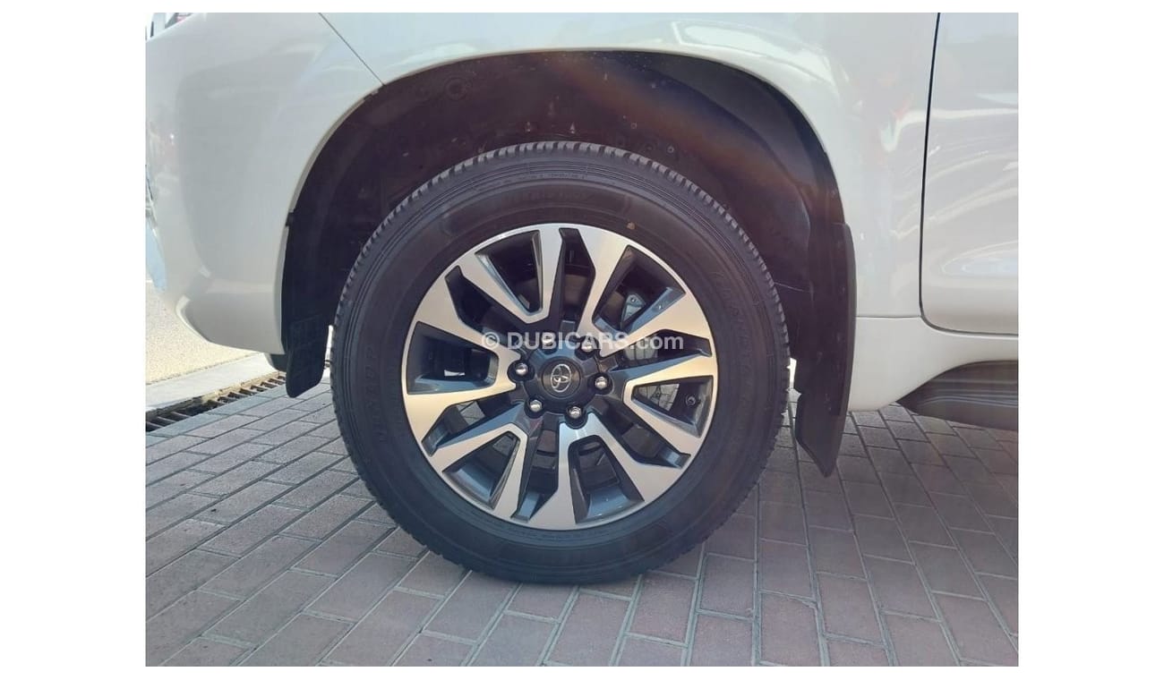 Toyota Prado TOYOTA LANDCRUISER PRADO GXR V6 WARRANTY ALFUTTAIM 3 YEARS