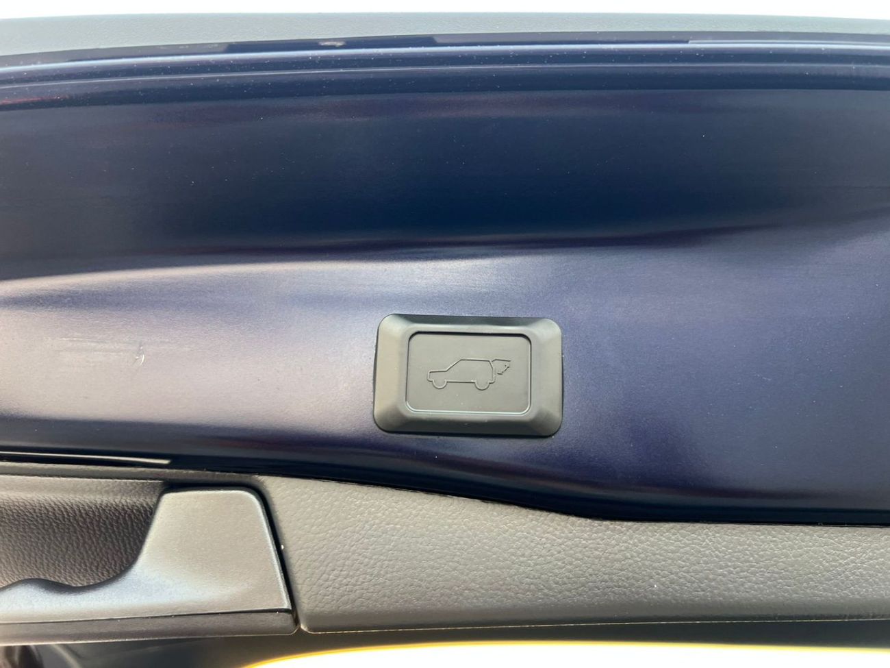 Toyota RAV4 2025 Toyota Rav4 Hybrid HEV XLE Premium Full Option 2.5L V4 - Push Start With Radar - AWD 4x4 - Trun