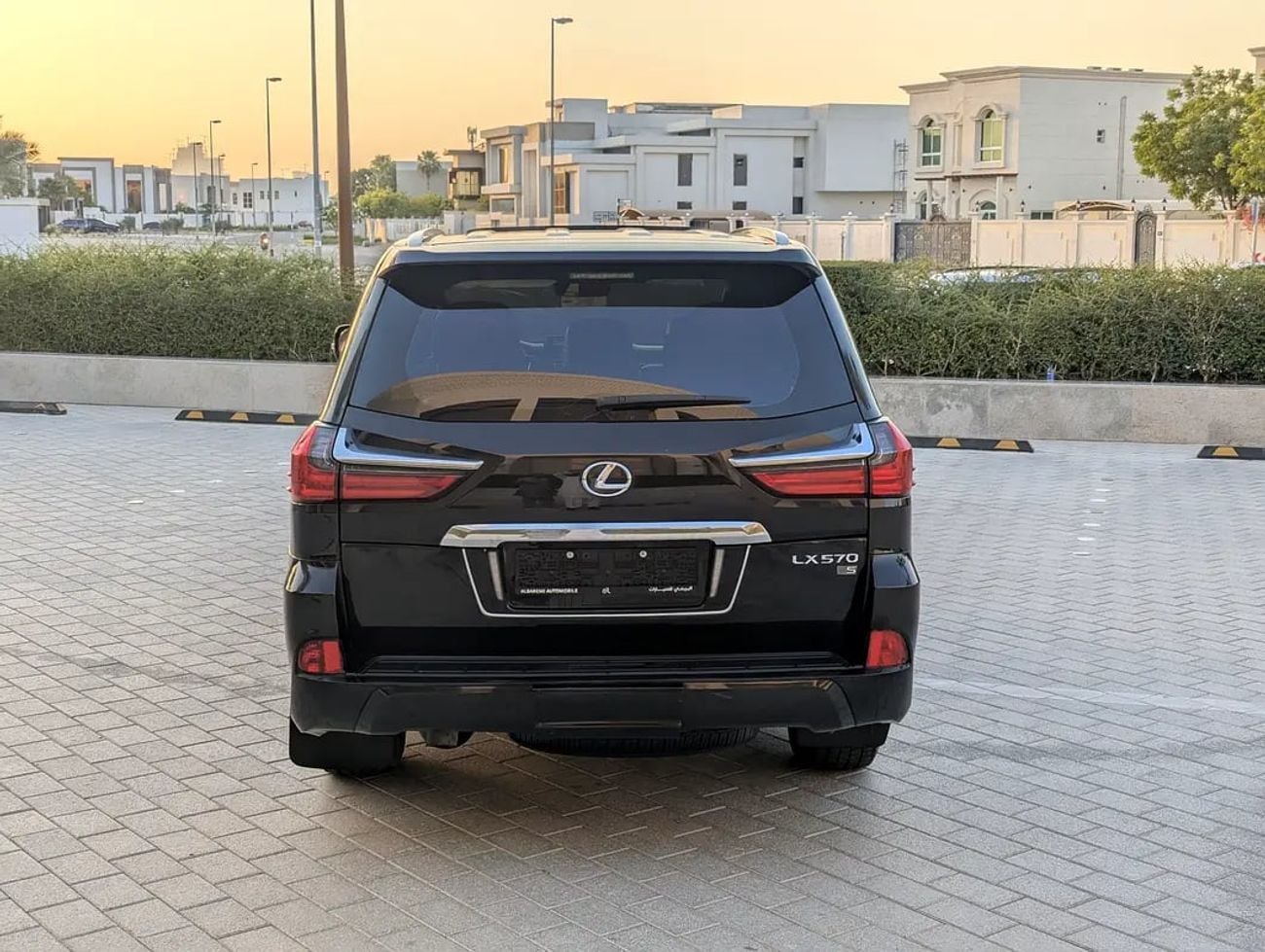 لكزس LX 570 LX 570 Base | GCC Specs | Pristine Condition