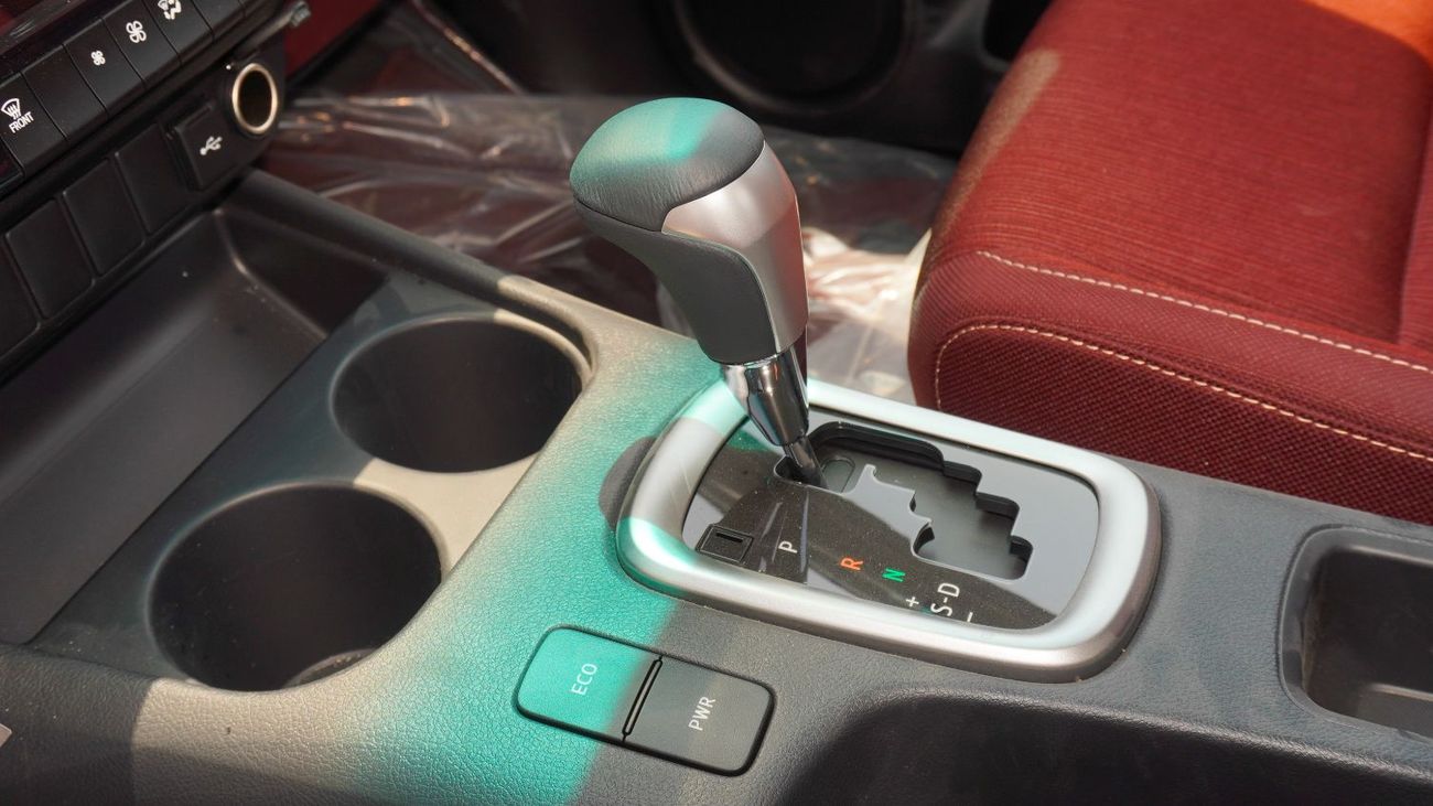 تويوتا هيلوكس TOYOTA HILUX SR5 2.7L PETROL