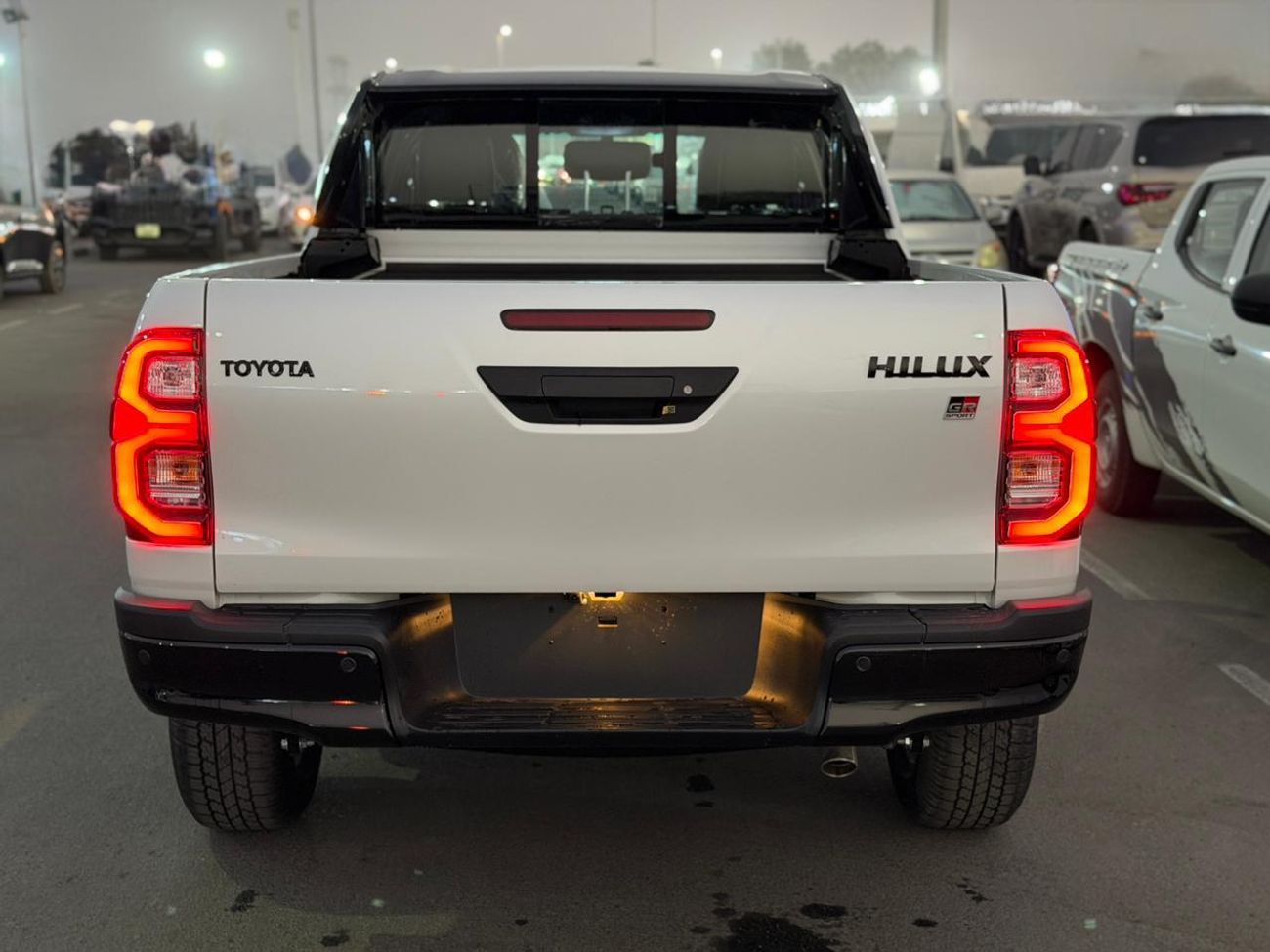 تويوتا هيلوكس DC 4.0L PETROL V6 GR AUTOMATIC TRANSMISSION ( FOR RE- EXPORT ONLY )