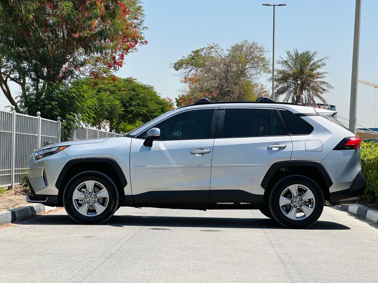 تويوتا راف ٤ Year: 2025  XLE-AWD Full option