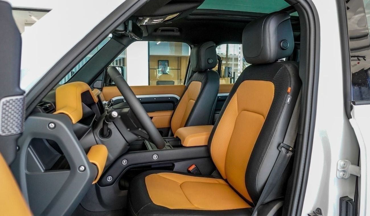 لاند روفر ديفندر | Black Pack Edition - 7seats - 2024 - 3 Years Warranty