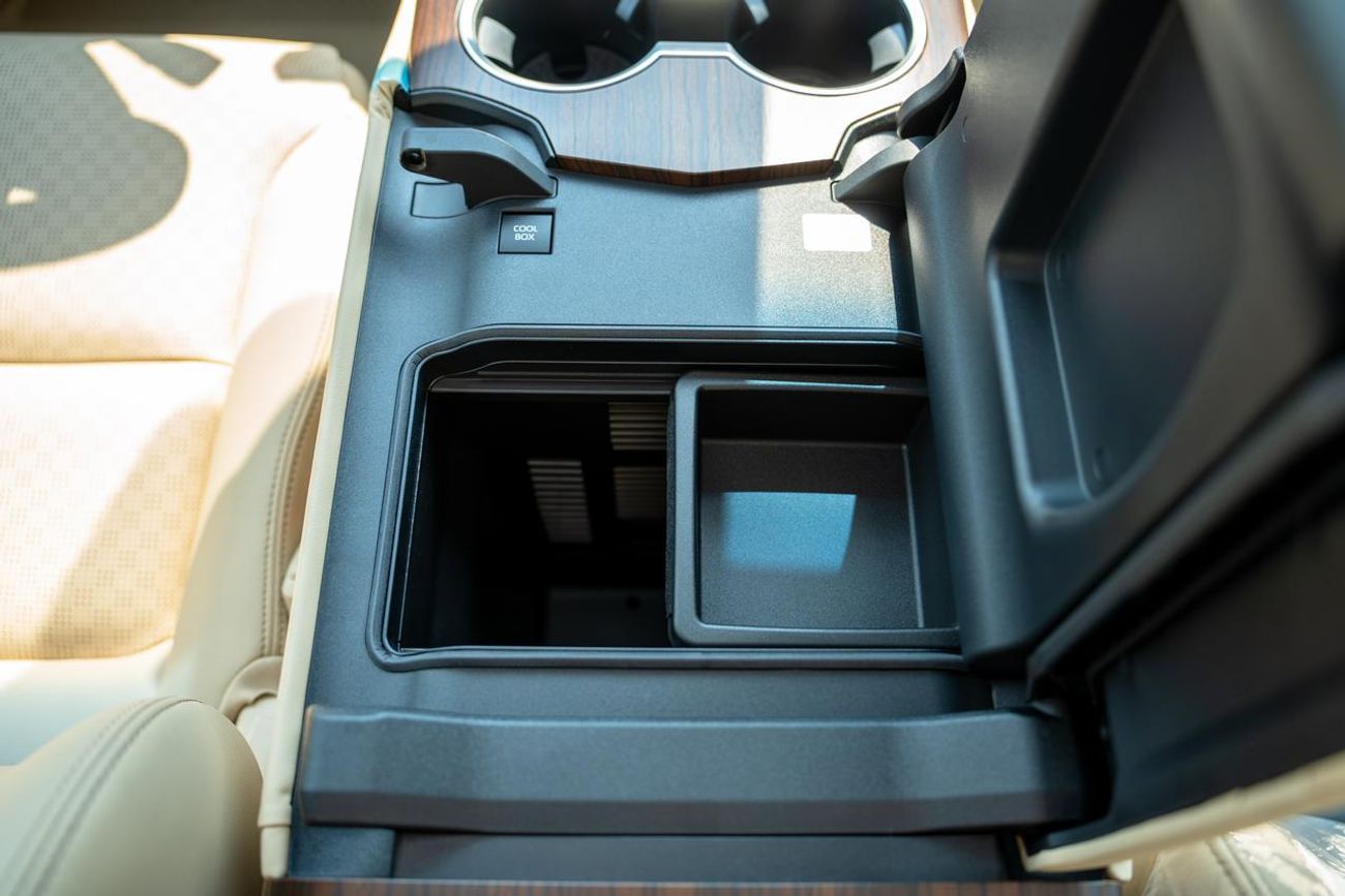 تويوتا لاند كروزر 2025 Toyota Land Cruiser VX 4.0L  V6 Petrol & Features