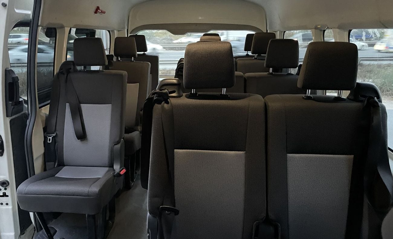 Toyota Hiace GL ACCIDENTS FREE - GCC - V6 - HIGHROOF - PERFECT CONDITION INSIDE OUT