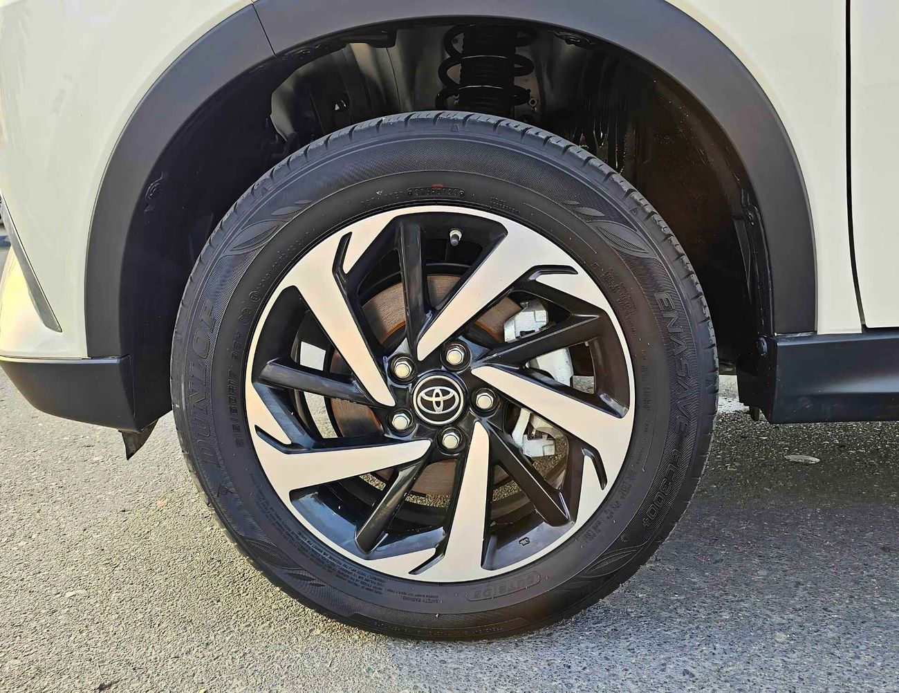 Toyota Rush EX GCC/ 7 SEATS/ RIMS/ LEATHER / PUSH START/ LOW MILEAGE/ 744 MONTHLY/ LOT# 42890