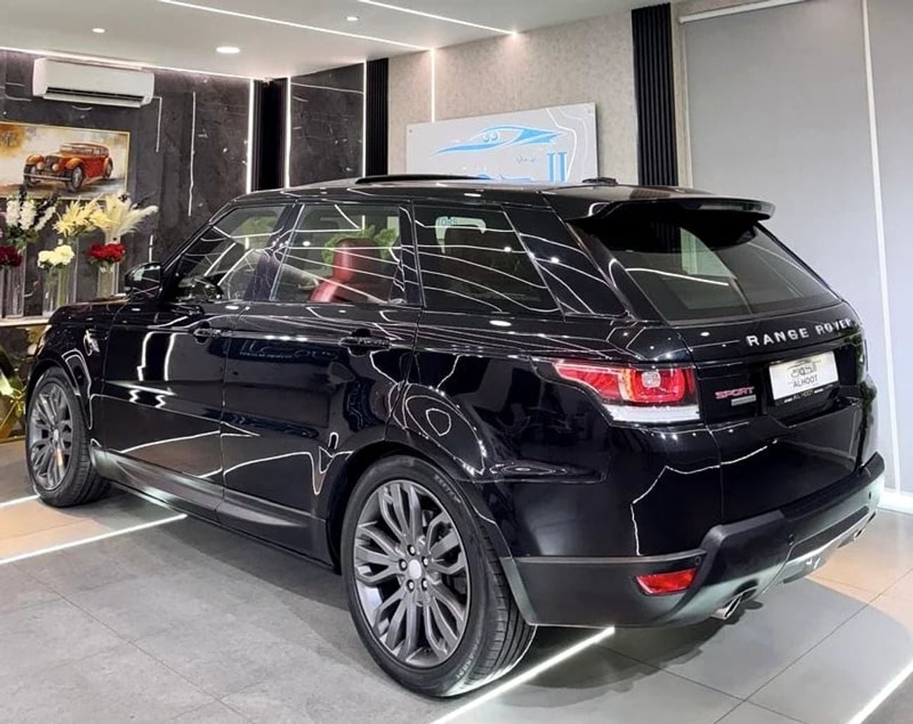 Land Rover Range Rover Sport Supercharged 5.0L ELITE || SUPERCHARGED || GCC || FULLY LOADED || ACCIDENTS FREE