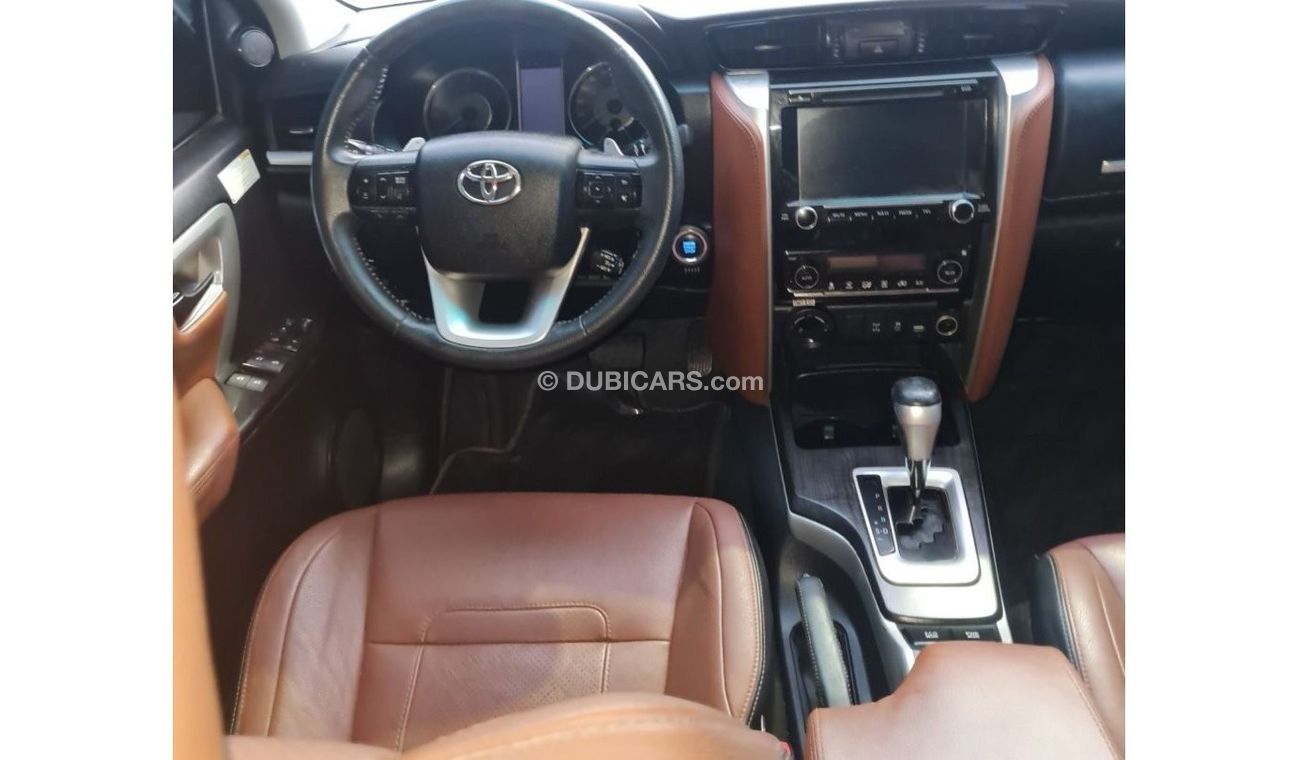 Toyota Fortuner 2017vxr v6