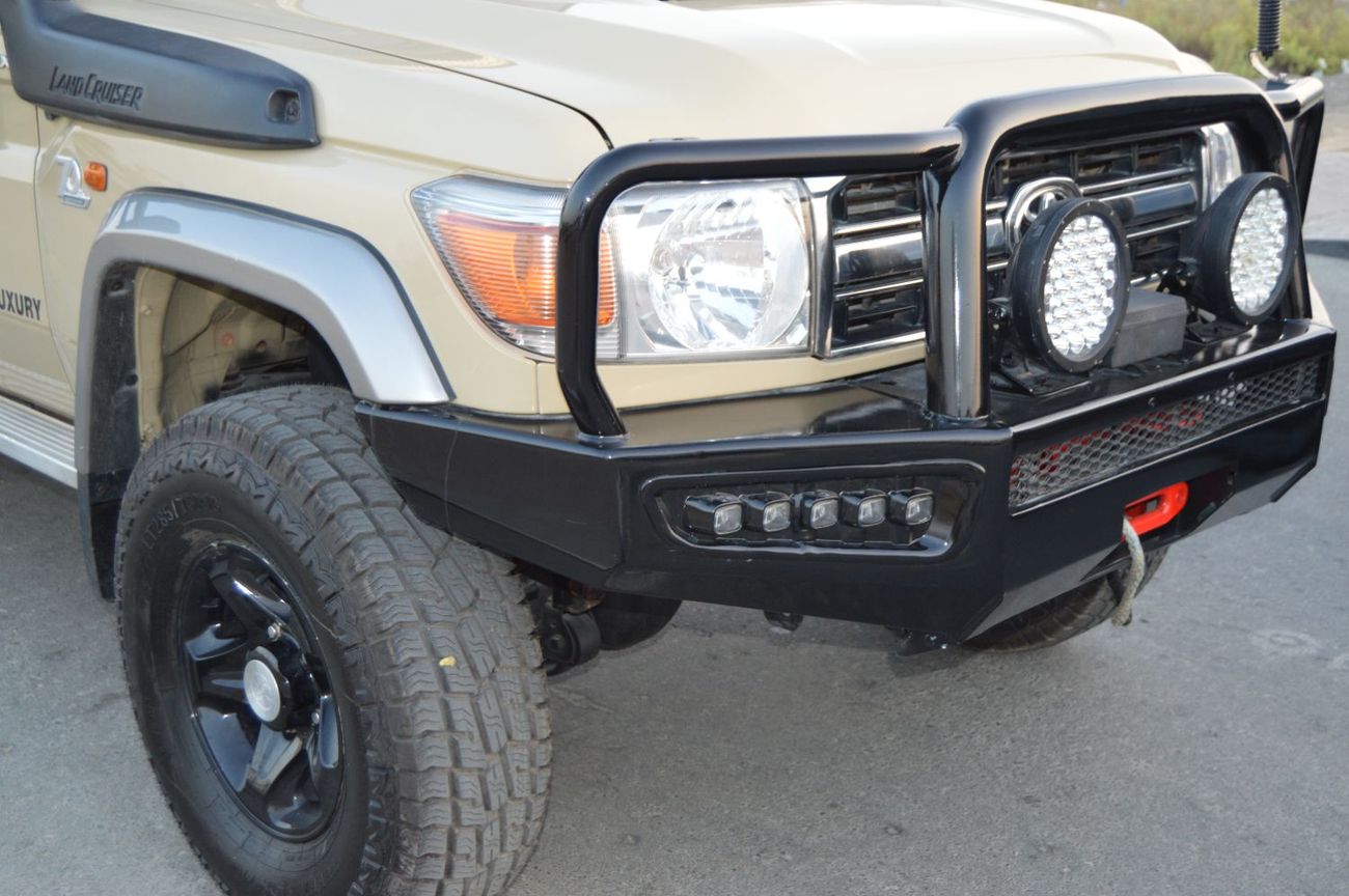 Toyota Land Cruiser Pick Up Double Cabin Perfect inside and out