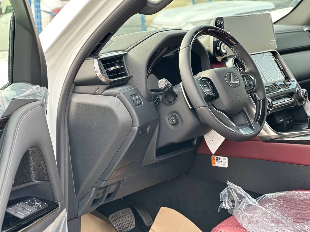 Lexus LX 700h Urban Signature 3.5L HEV A/T // 2026 // Full With Radar & Head Up Disable , 360 Camera , Wireless Ch