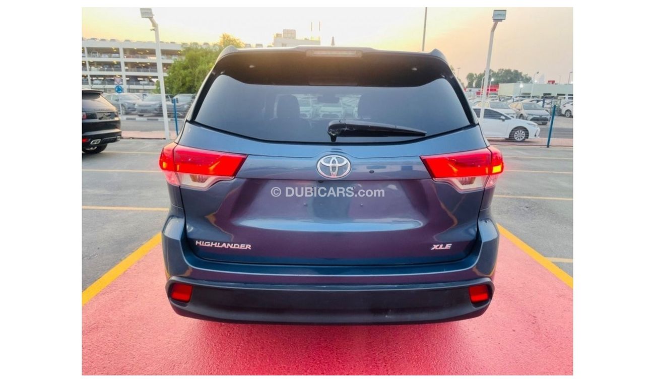 Used Toyota Highlander Xle sunroof 2018 for sale in Dubai 623974