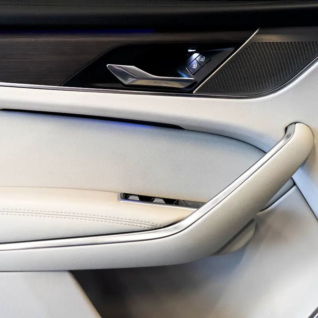 جاكوار F بيس First Edition 3.0L 2,107 p.m • 0% Downpayment • P250 S • 1 Year Warranty