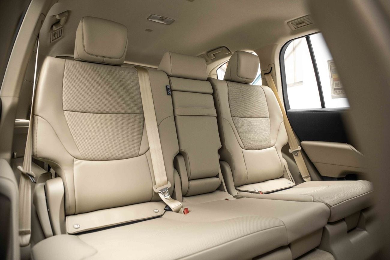 تويوتا لاند كروزر GXR 4.0L - Attitude Black Inside Beige | Export Only