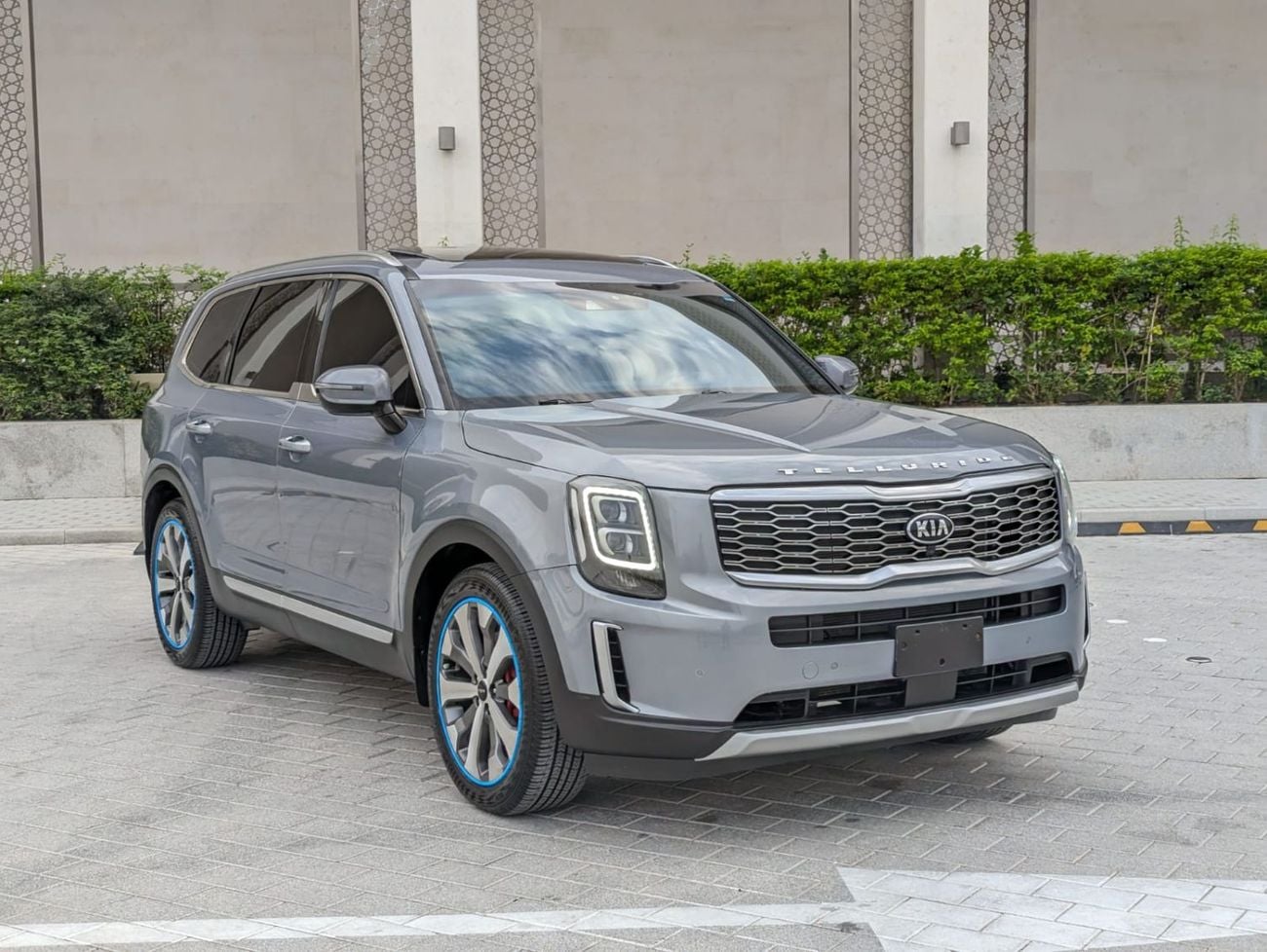 كيا تيلورايد Kia Telluride 2021 LHD grey colour