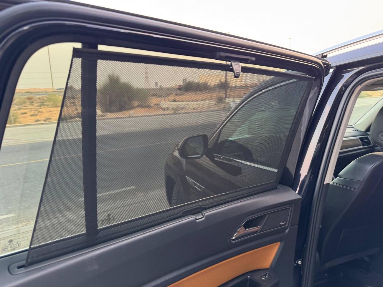 فولكس واجن اطلس R-LINE / 4MOTION / V6 3.6L / فتحة سقف بانورامية / بحالة ممتازة / رادار