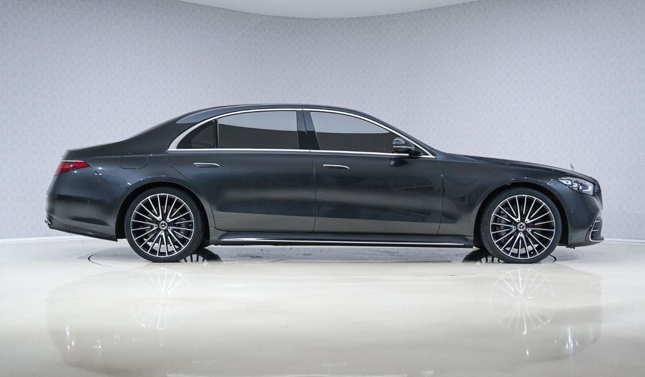 مرسيدس بنز S 580 4Matic AMG Line - AED 7,025 P/M - Warranty till 08/2028