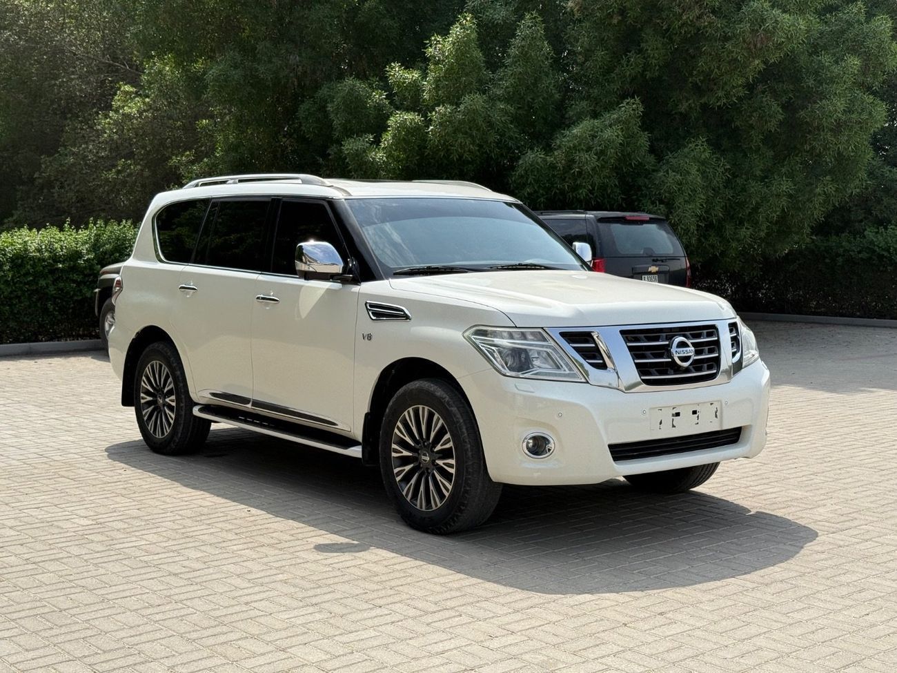 Nissan Patrol LE Platinum 5.6L نيسان باترول ٢٠١٥ بلاتينيوم ٥ كاميرات