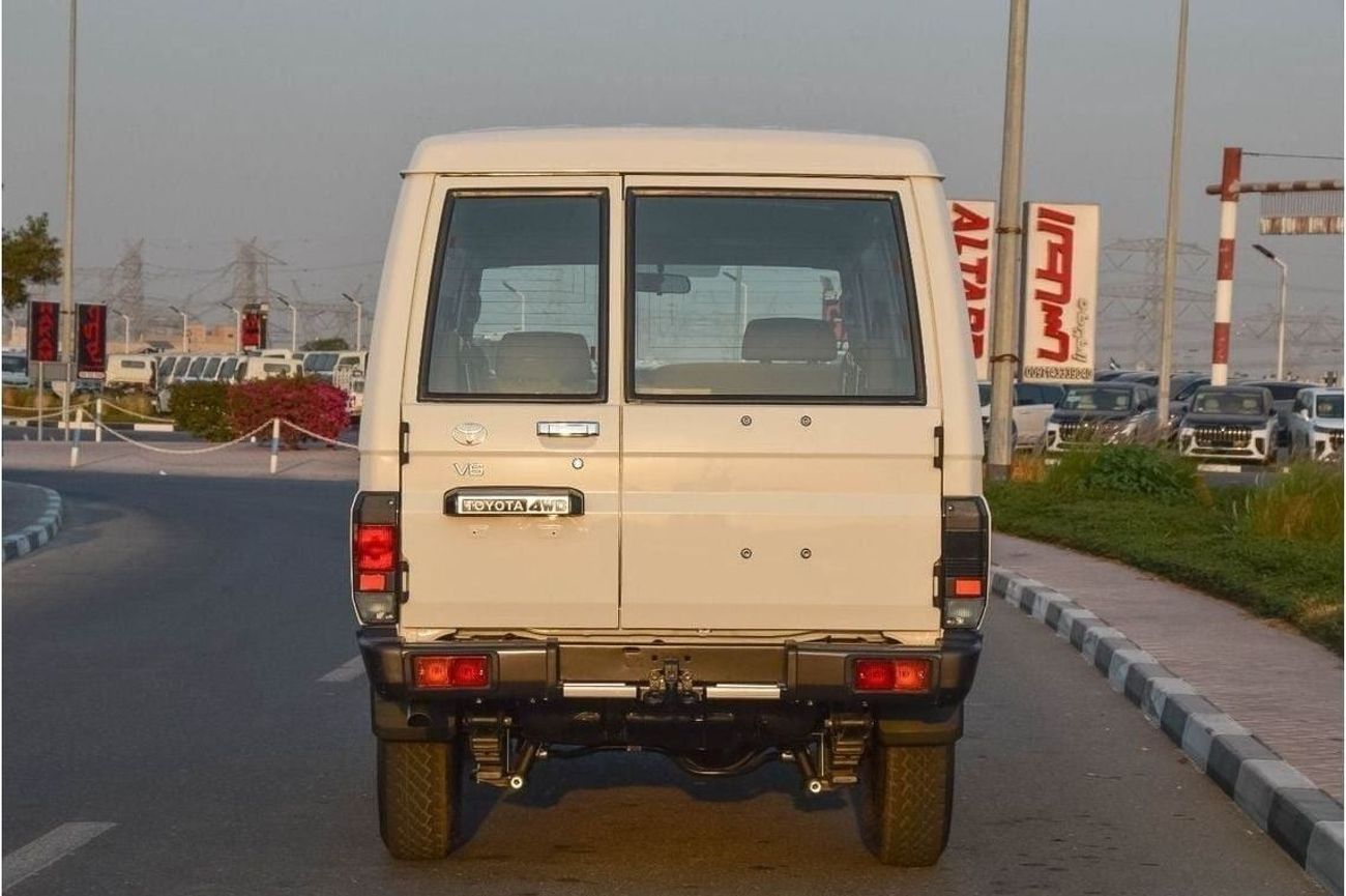 تويوتا لاند كروزر 70 TOYOTA LAND CRUISER 78 4.0L 4WD 3DOOR MT SUV 2025