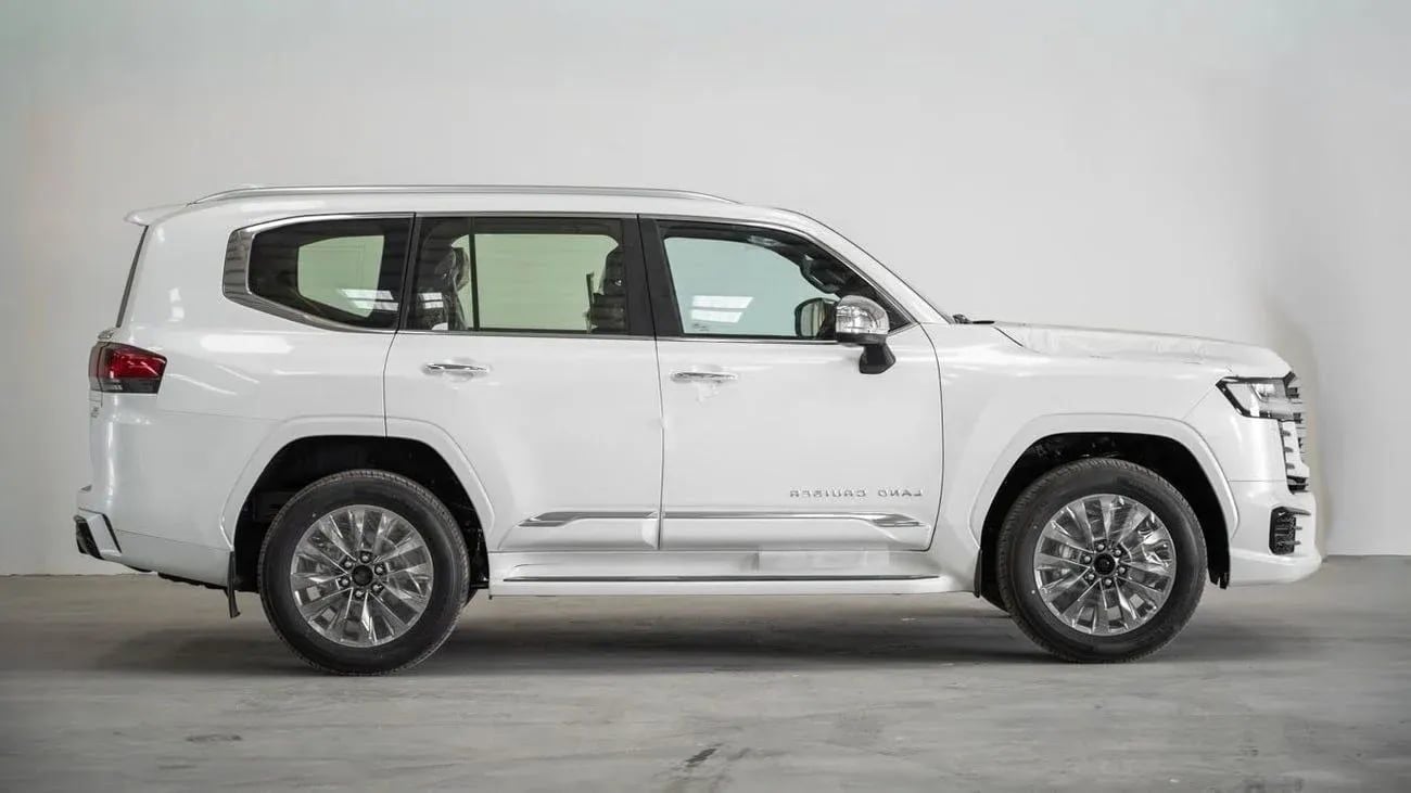 Toyota Land Cruiser LAND cruiser VXR 3.5 petrol 2026