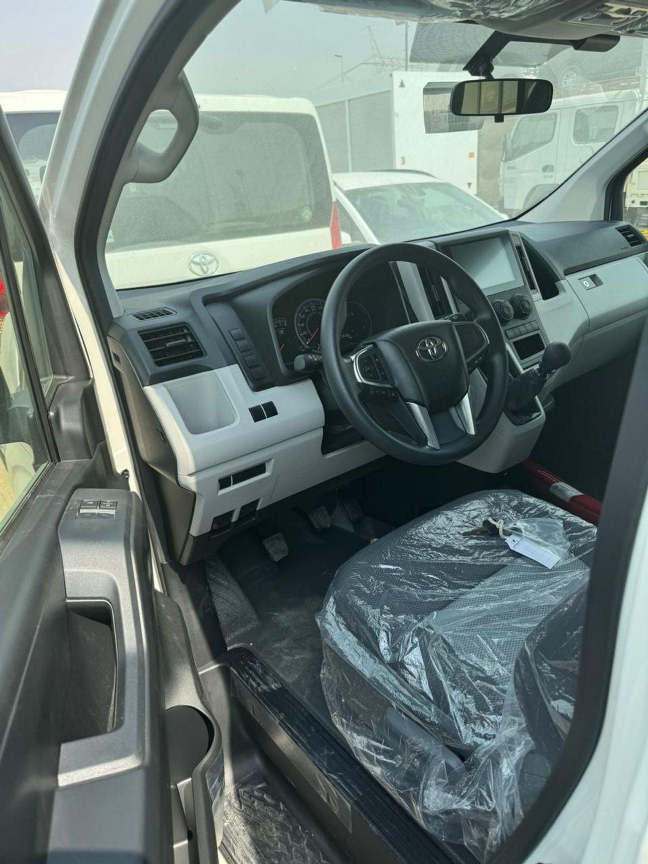 تويوتا هاياس 3.5L CARGO STANDARD ROOF MANUAL TRANSMISSION