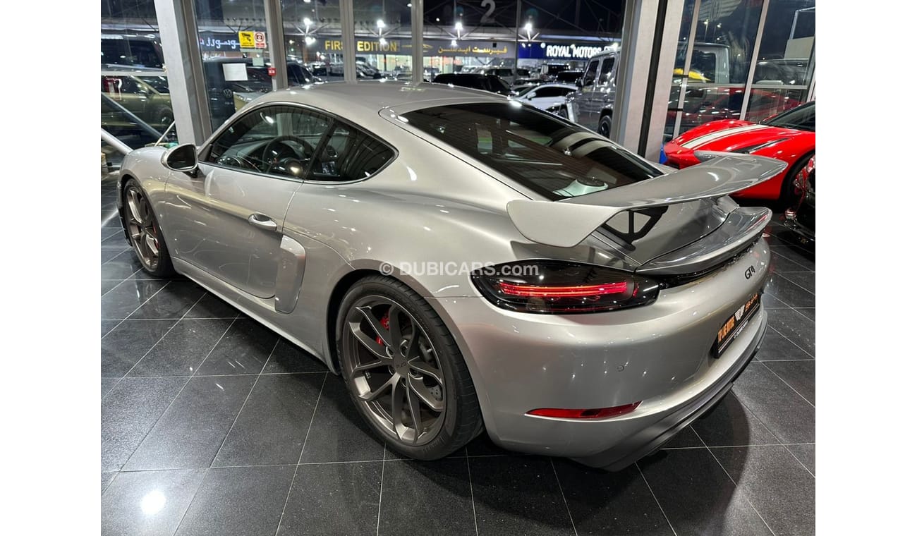 Porsche 718 Cayman GT4