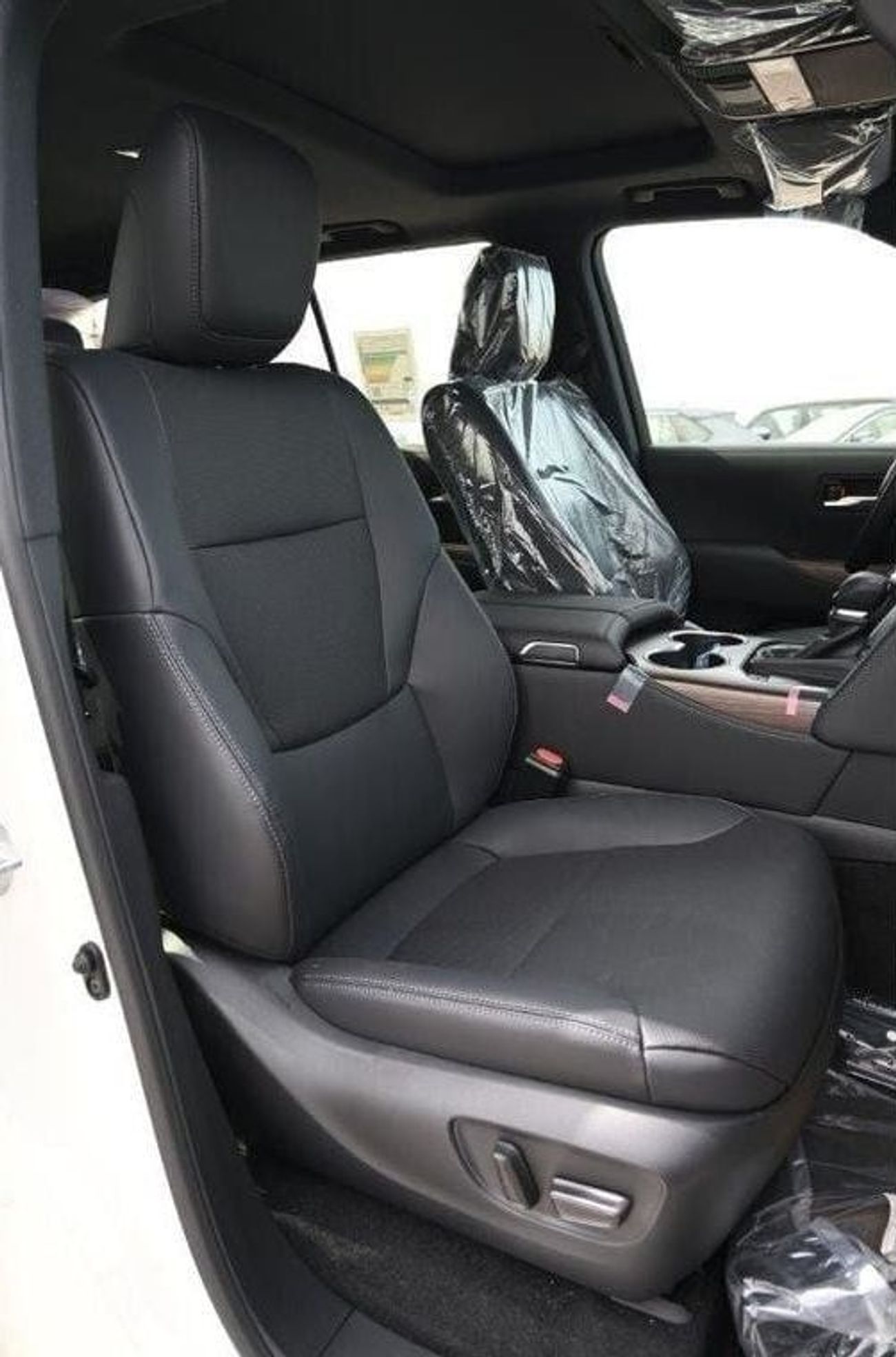 تويوتا لاند كروزر GXR V6 4.0L PETROL AUTOMATIC