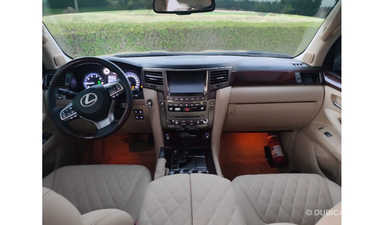 Lexus LX570