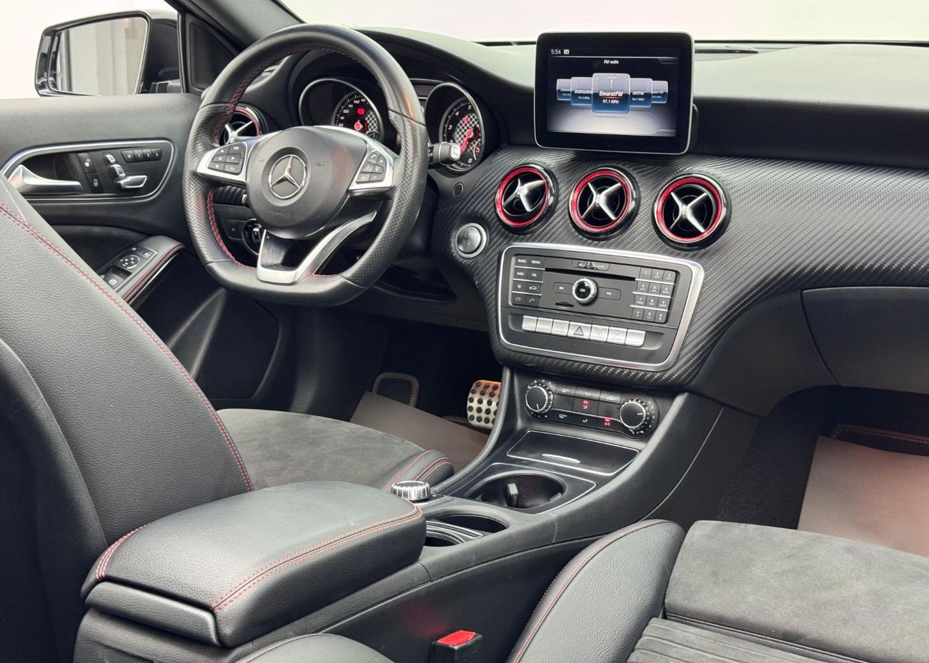 مرسيدس بنز A 250 std 2.0L (221 HP) 2018 Mercedes A250, Warranty, Full Service History, Excellent Condition, GCC