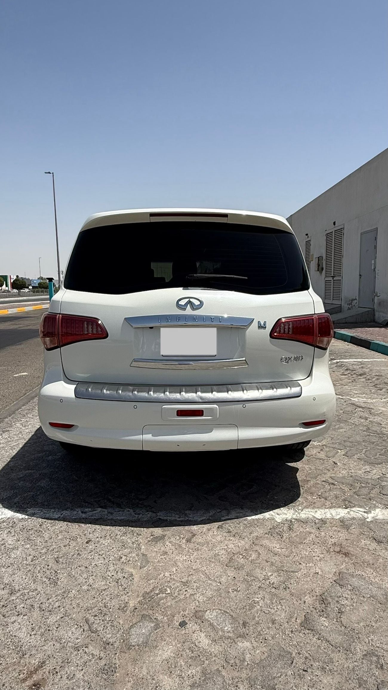 Infiniti QX80