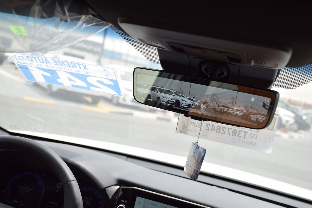 Toyota Camry Higher Trim With 5 Camera and panoramic roof