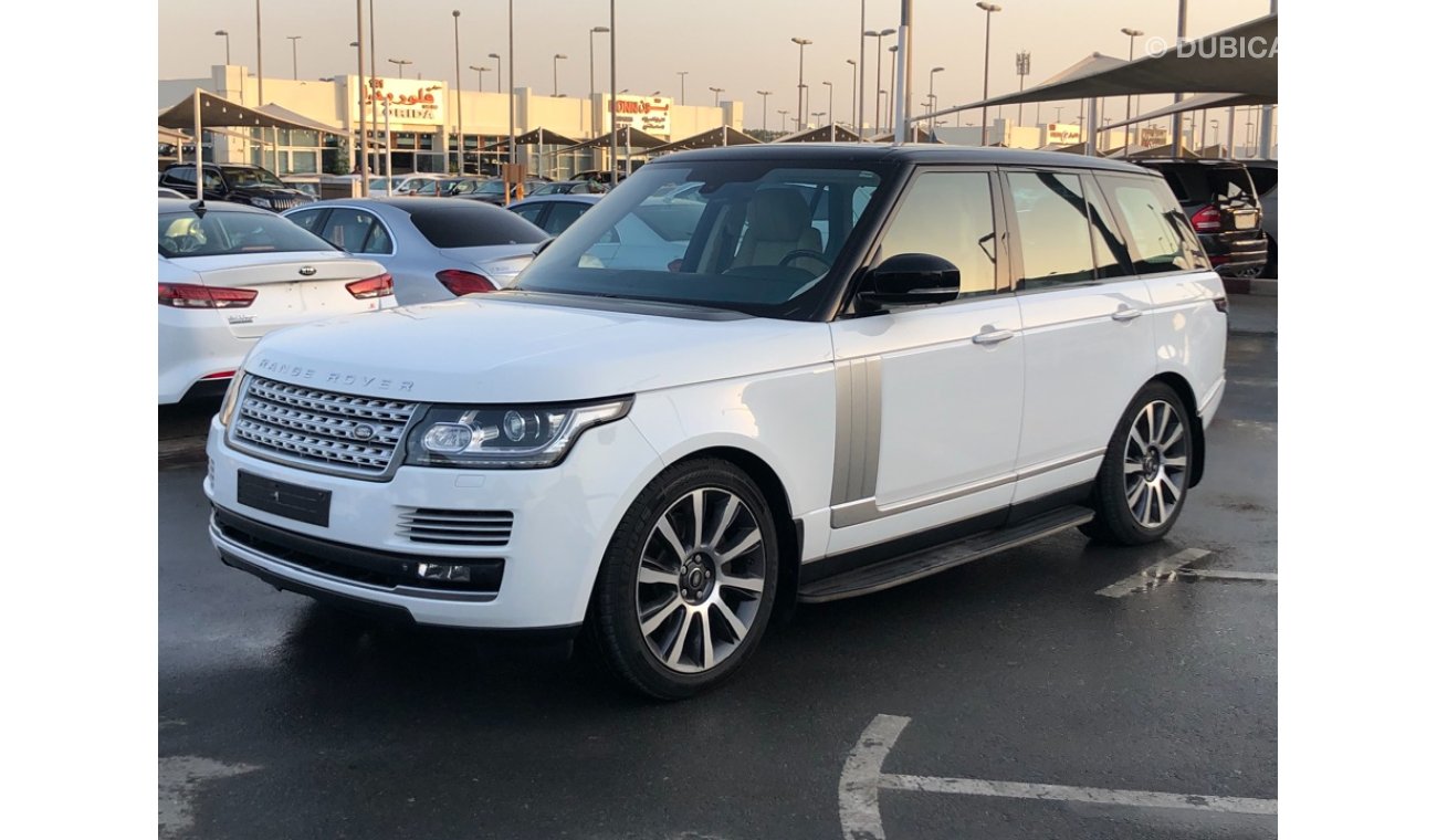 Land Rover Range Rover Vogue SE Supercharged RANG ROVER  VOUGE  SUPER CHARGE MODEL 2013 GCC car prefect condition full option panoramic roof lea