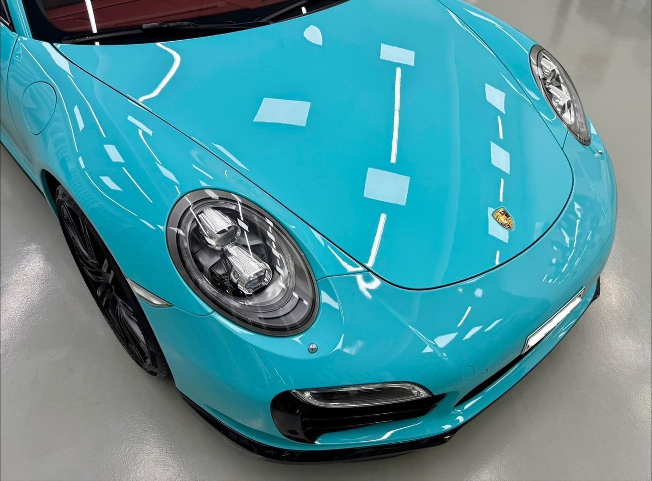 Porsche 911 Turbo S 3.8L (530 HP) Coupe