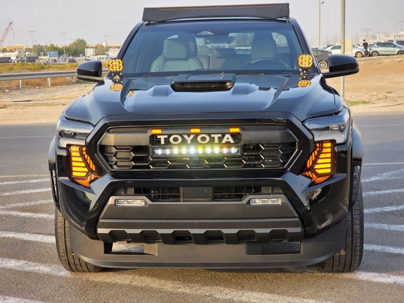 تويوتا تاكوما 2024 Model 2.4L normal engine ,Push button , leather seats and low mileage