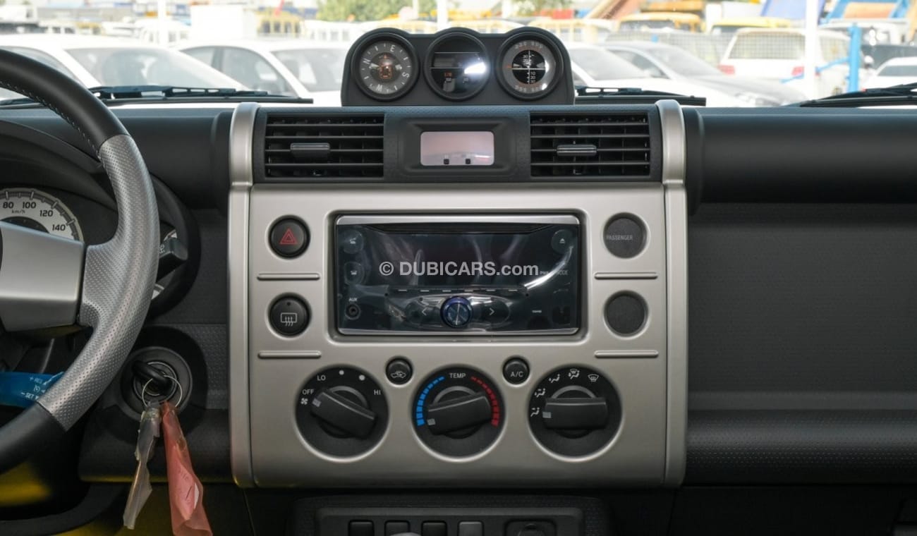 Toyota FJ Cruiser TOYOTA FJ CRUISER 4.0 V6 GCC 2023