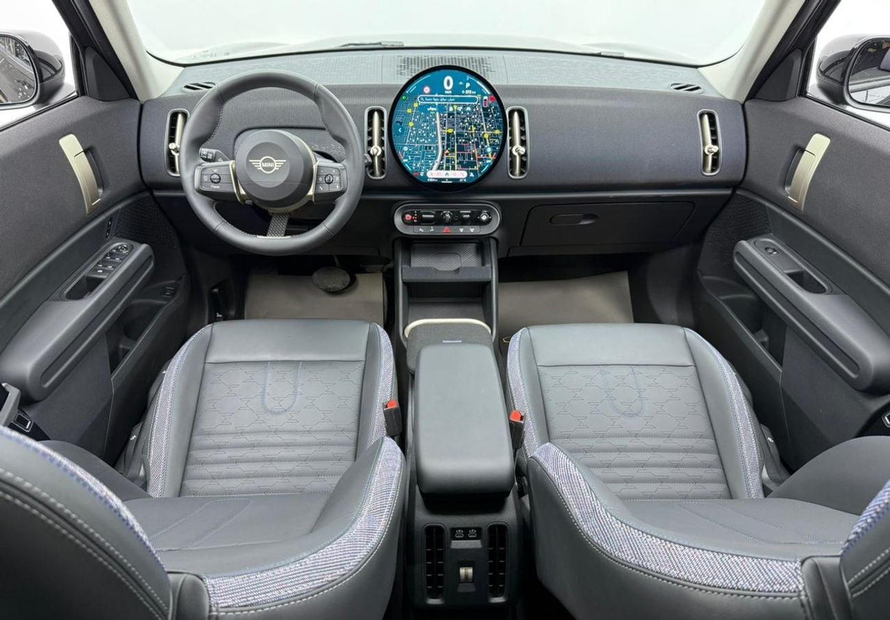 ميني كنتريمان 2025 MINI Cooper Countryman, 2027 MINI Warranty + Service Pack, Full MINI Service History, GCC