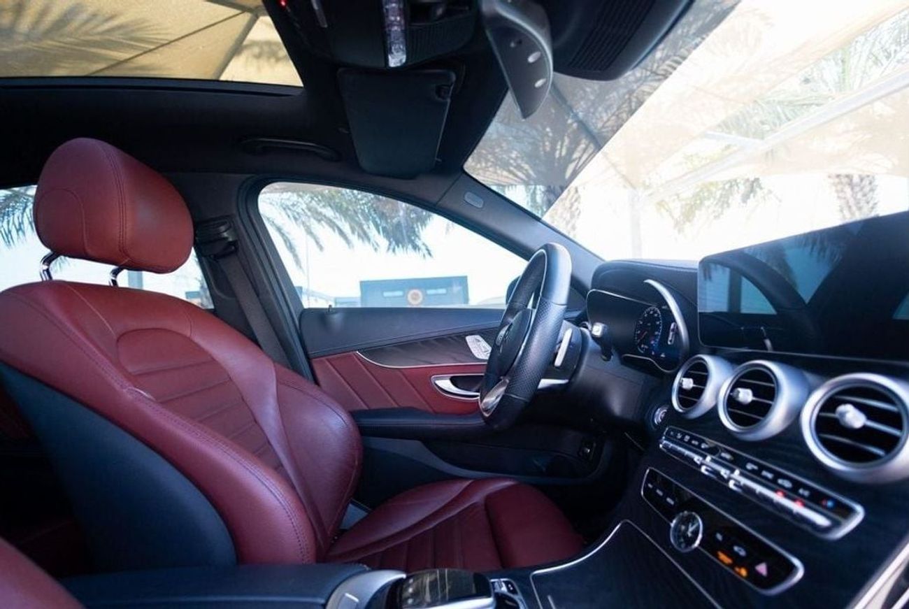 مرسيدس بنز C 200 Mercedes-Benz C200 AMG 2021 GCC under Agency Warranty with Flexible Down-Payment.