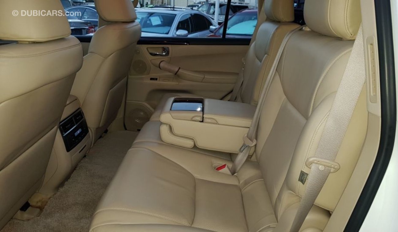 لكزس LX 570 2010 Model Gulf specs Full options clean car excellent condition